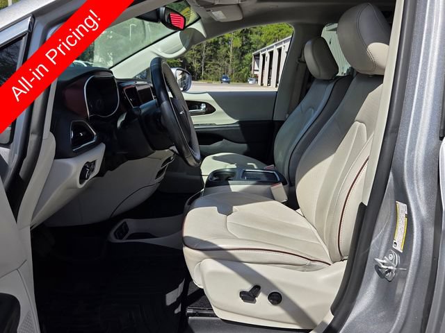 Used 2019 Chrysler Pacifica Limited FWD image 9