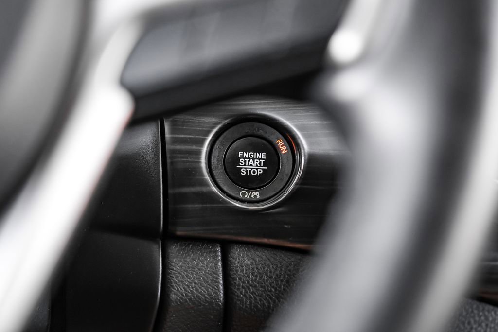 Used 2019 Jeep Grand Cherokee Altitude image 29