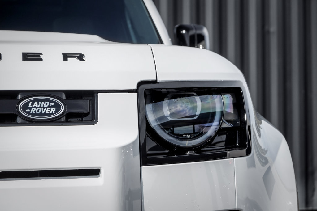 New 2026 Land Rover Defender 110 X-Dynamic SE AWD/4WD image 6