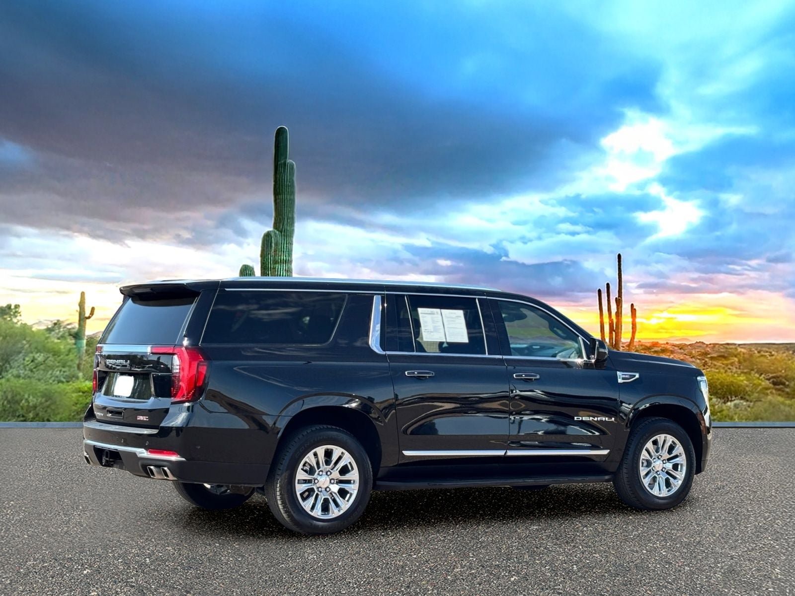 Used 2025 GMC Yukon XL Denali AWD/4WD image 5