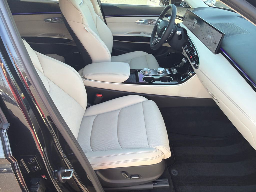 Used 2026 Genesis GV70 2.5T image 13