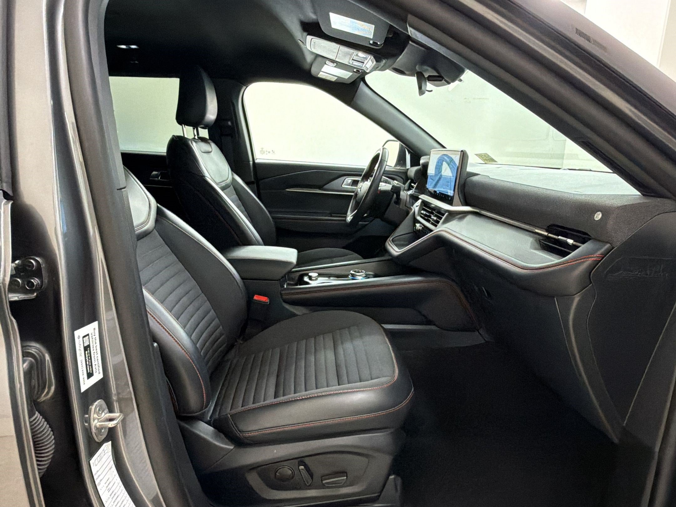 Certified 2025 Ford Explorer ST-Line w/ ST-Line Street Pack AWD/4WD image 25