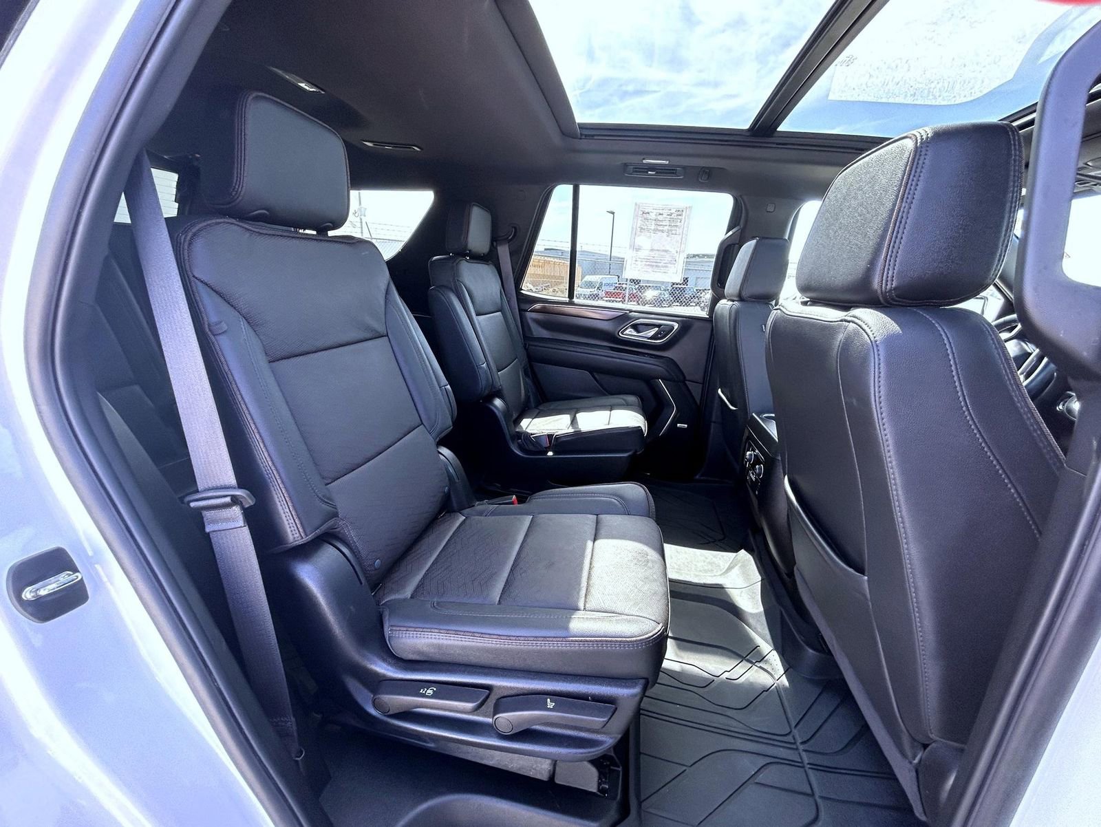 Used 2024 Chevrolet Tahoe High Country AWD/4WD image 19