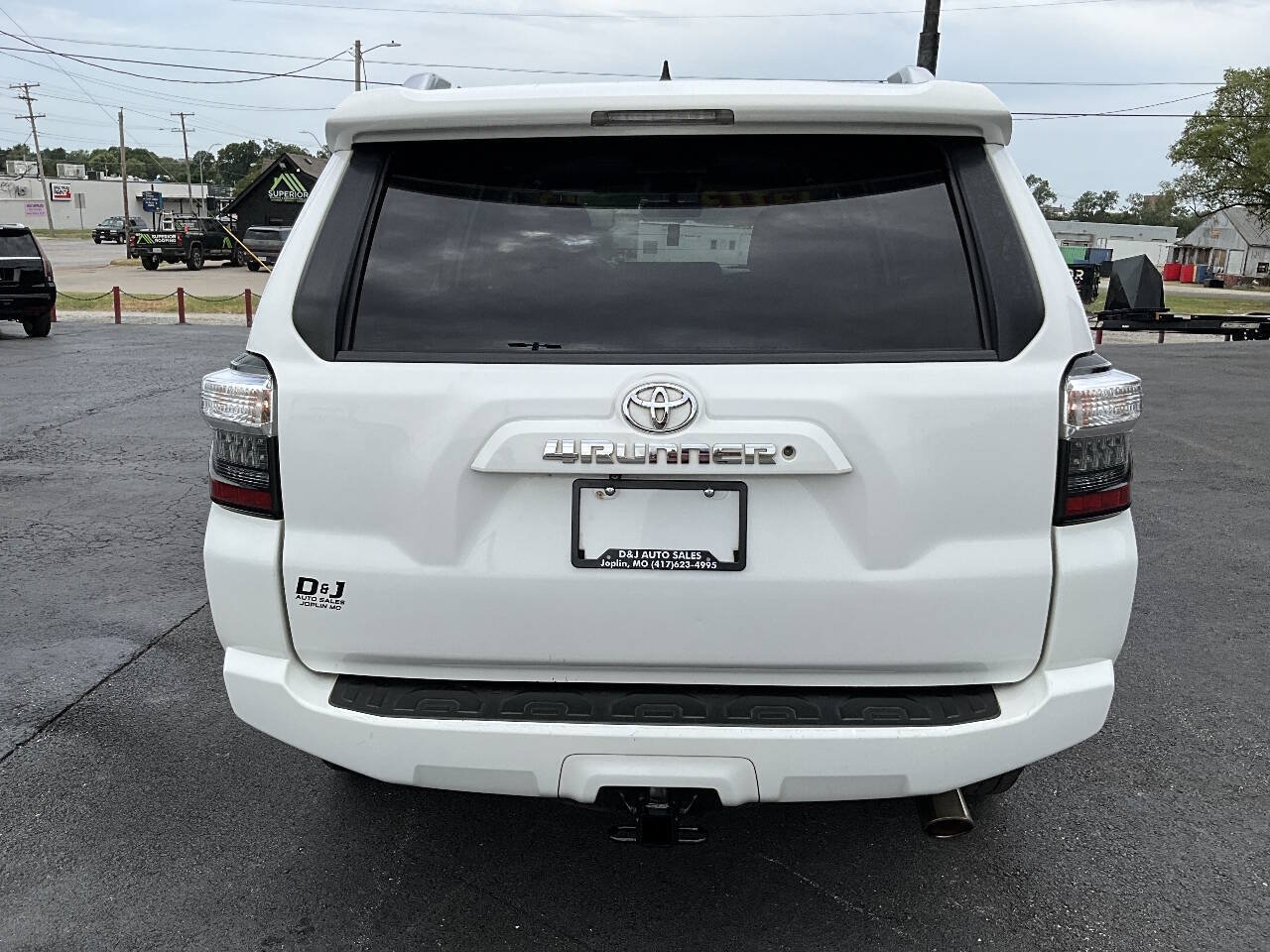 Used 2015 Toyota 4Runner SR5 w/ Four Season Floor Mat Package AWD/4WD image 4