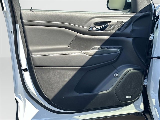 Used 2023 GMC Acadia SLT w/ Preferred Package image 13