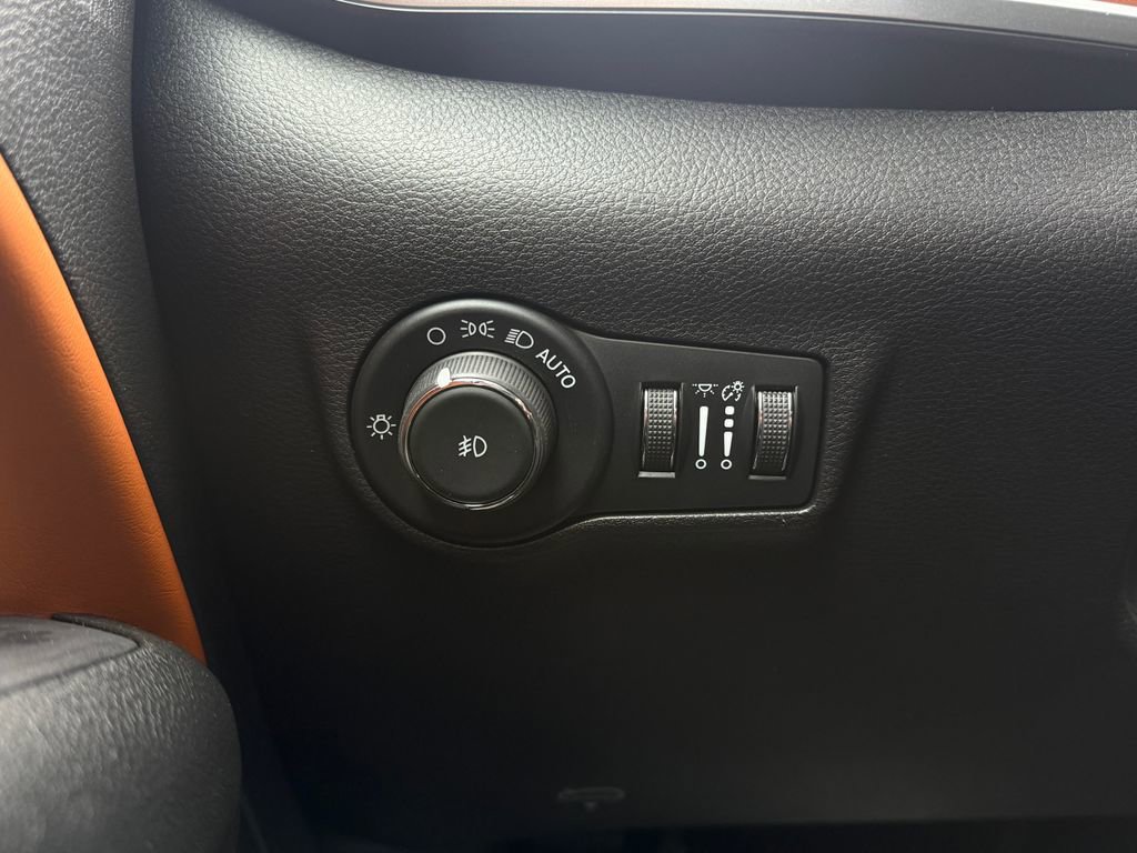 Used 2024 Jeep Compass Limited image 21