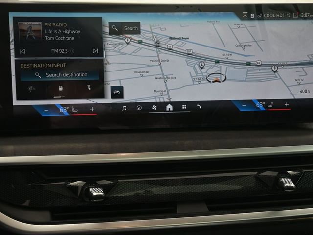 New 2025 BMW X5 xDrive50e image 6
