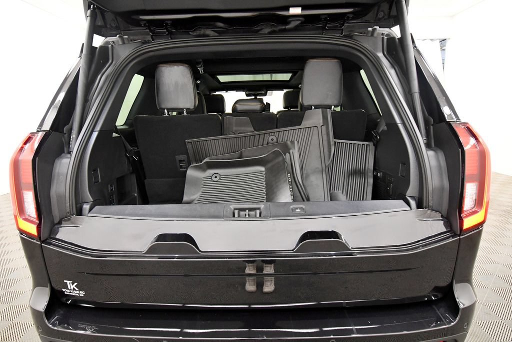 Used 2025 Ford Expedition Tremor AWD/4WD image 7