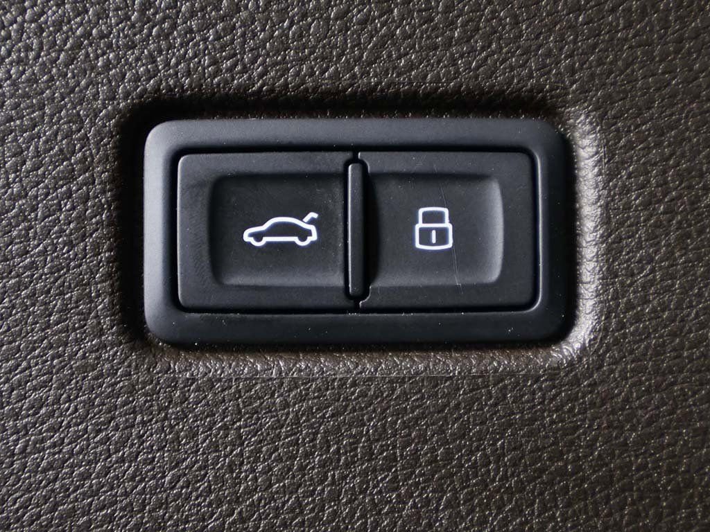 Used 2017 Audi Q7 3.0T Premium Plus w/ Premium Plus Package image 19