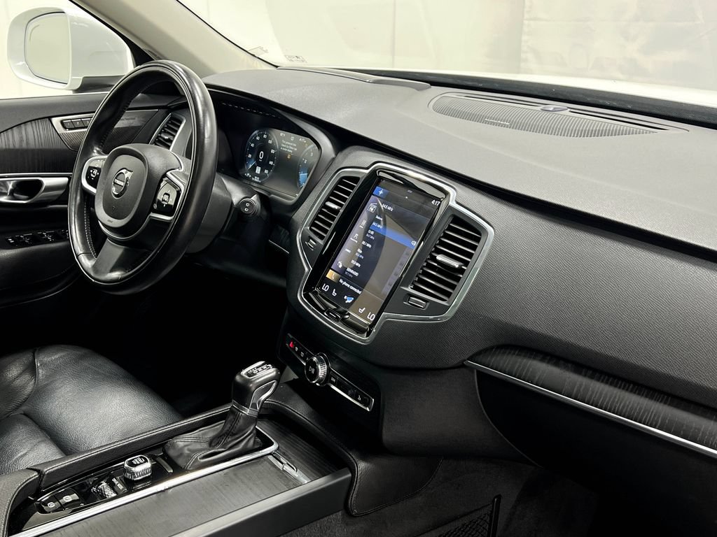 Used 2020 Volvo XC90 T6 Momentum AWD/4WD image 22