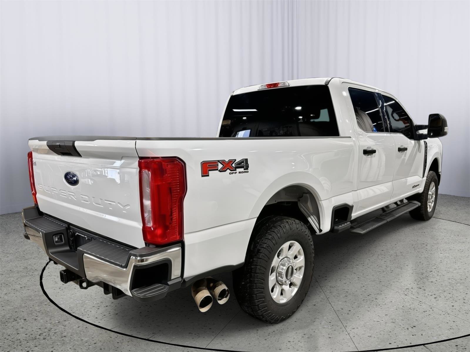Used 2024 Ford F250 XLT w/ FX4 Off-Road Package AWD/4WD image 6