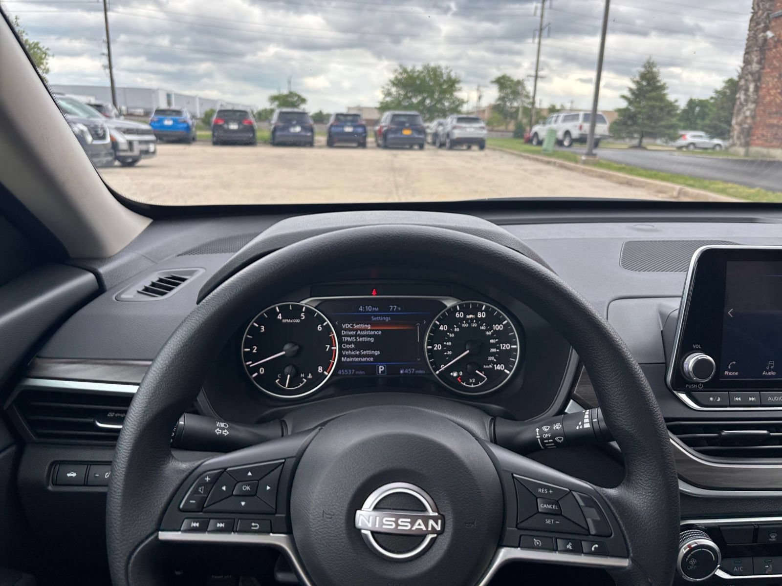 Used 2025 Nissan Altima 2.5 SV FWD image 29