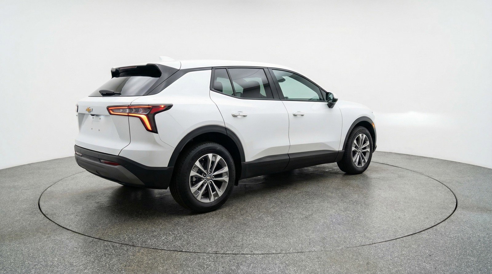 Used 2025 Chevrolet Equinox LT FWD image 9