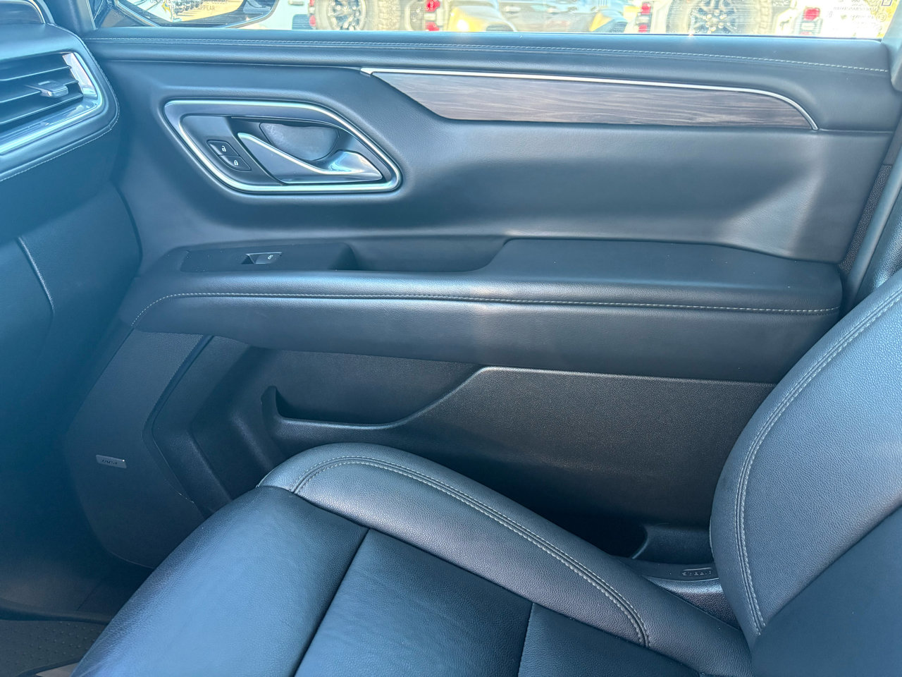 Used 2023 Chevrolet Tahoe LT w/ Luxury Package image 43