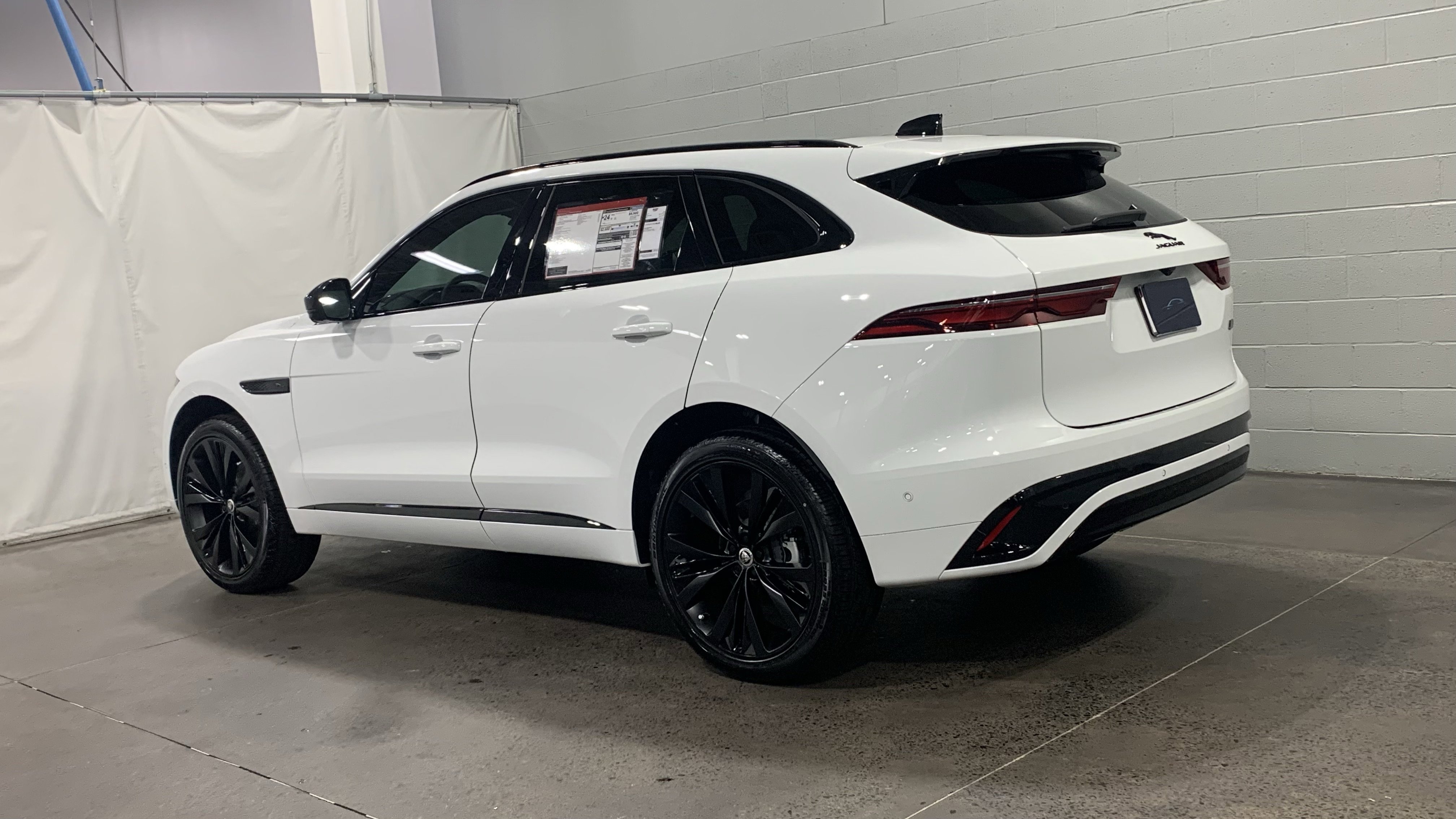 New 2026 Jaguar F-PACE R-Dynamic S image 12