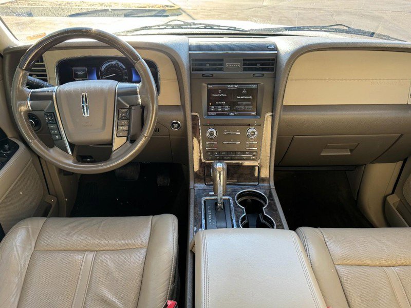 Used 2015 Lincoln Navigator L 4WD image 13