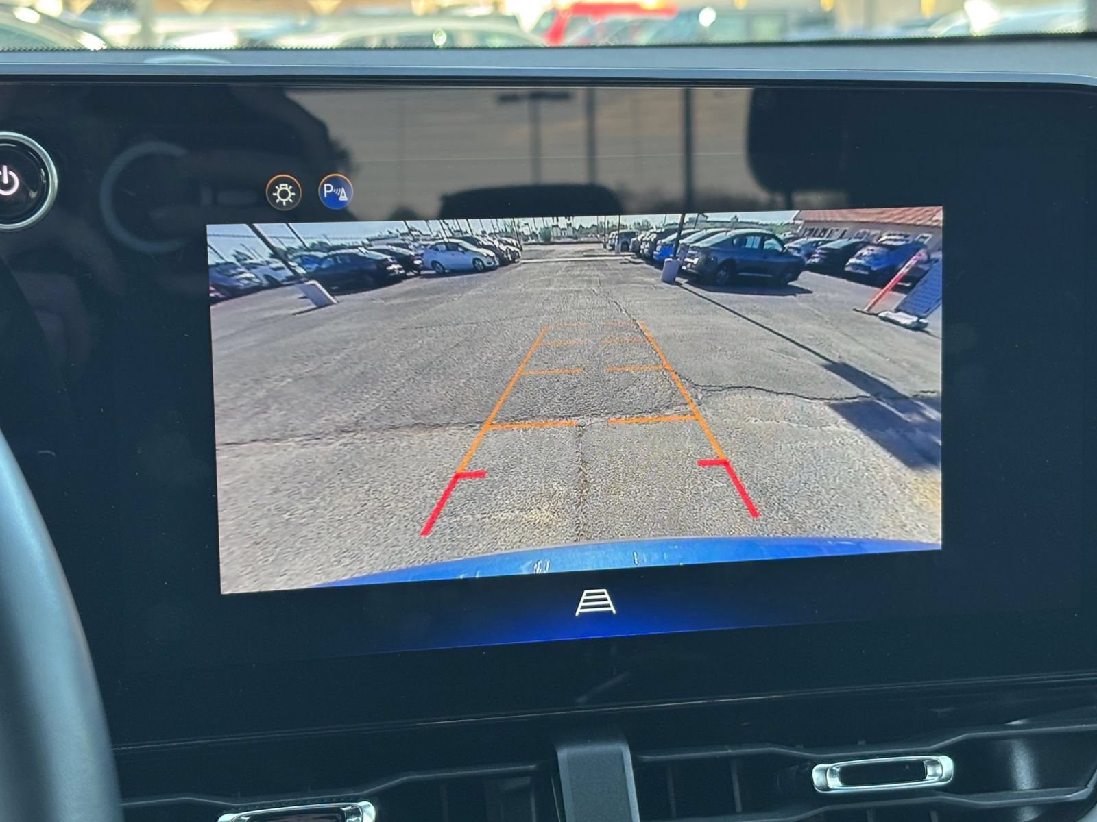 Used 2025 Chevrolet Equinox LT FWD image 23