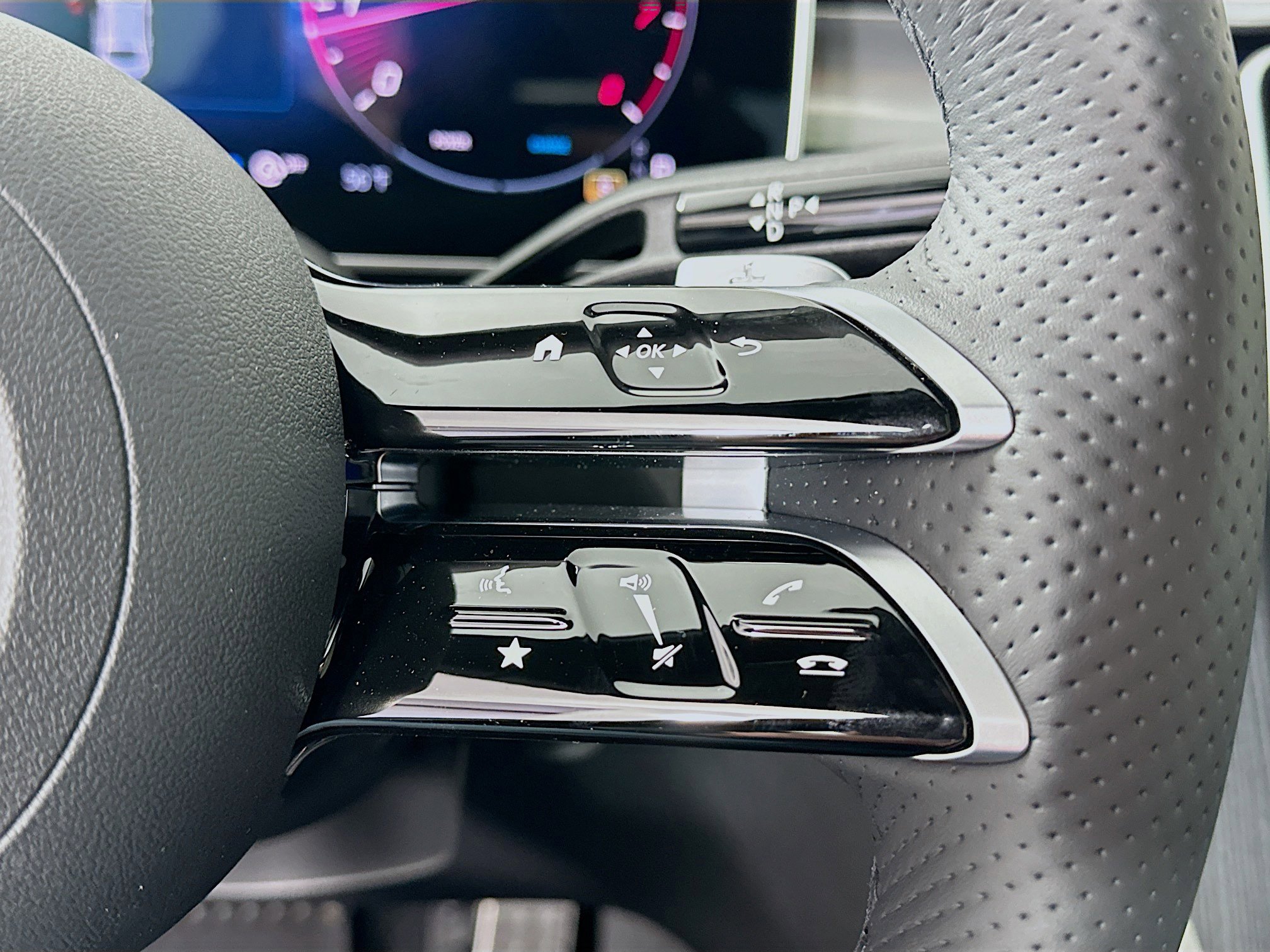 Certified 2025 Mercedes-Benz C 300 4MATIC Sedan image 13