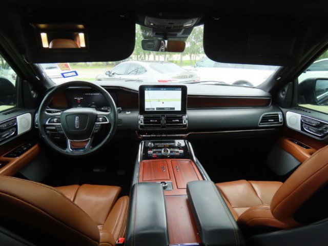 Used 2021 Lincoln Navigator Reserve w/ Luxury Package image 20