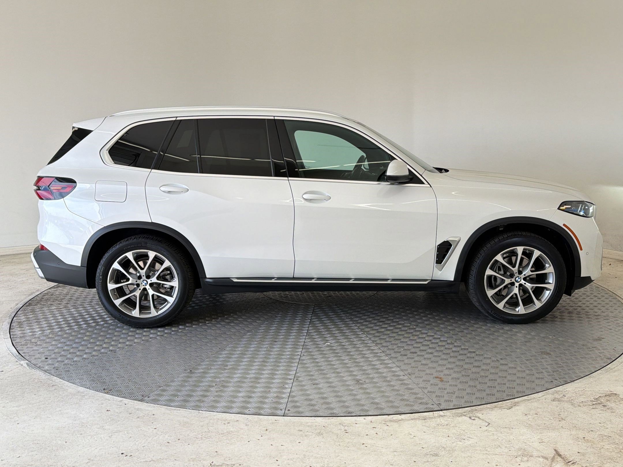 Certified 2026 BMW X5 xDrive40i image 8