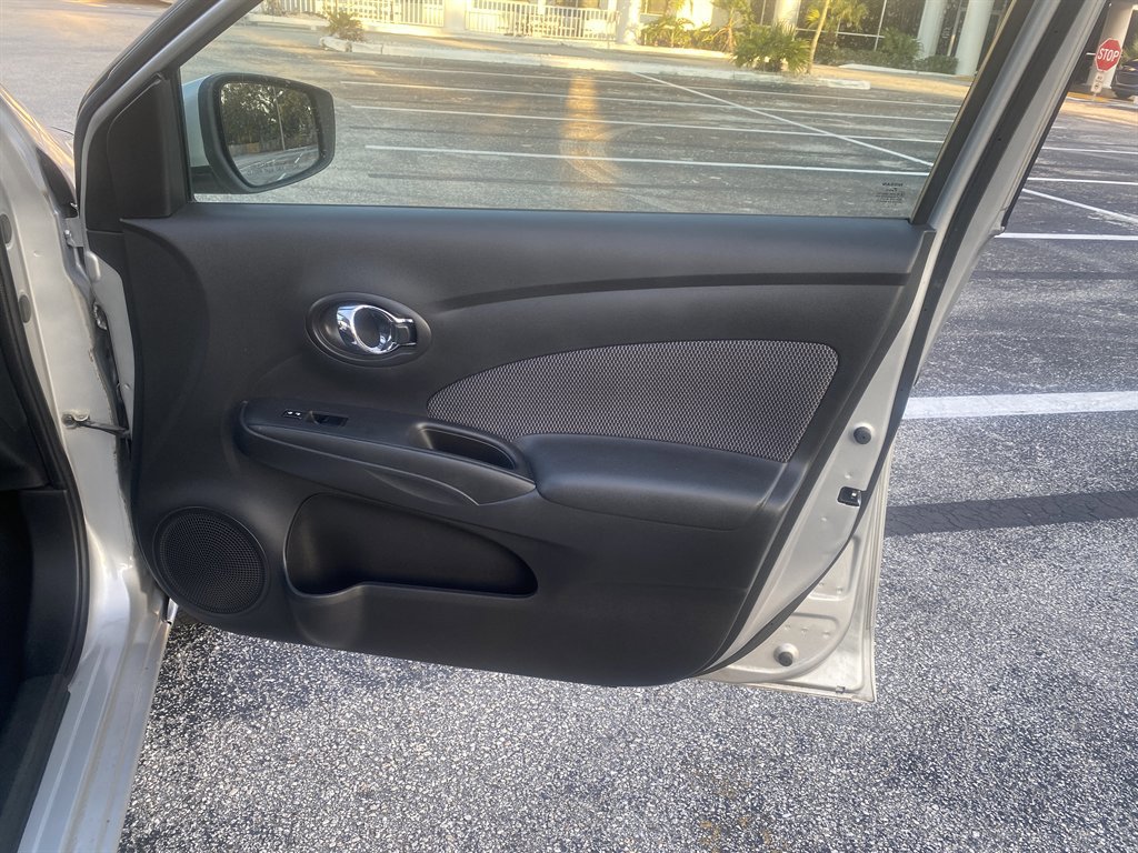 Used 2015 Nissan Versa SV image 12