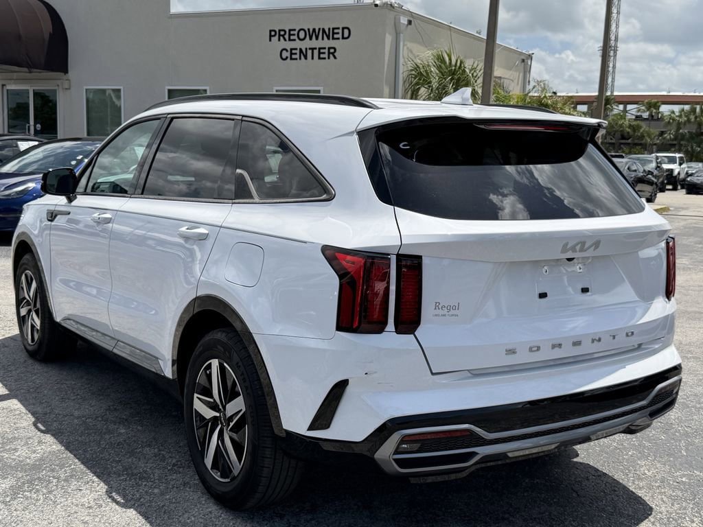 Used 2022 Kia Sorento S FWD image 7