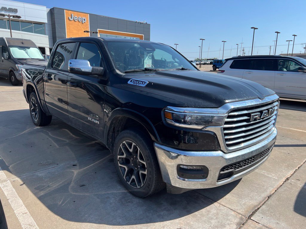 Used 2025 RAM 1500 Laramie AWD/4WD image 2