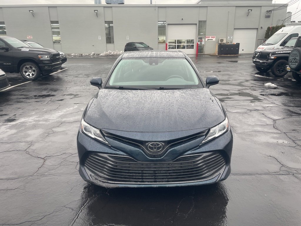 Used 2020 Toyota Camry LE image 2