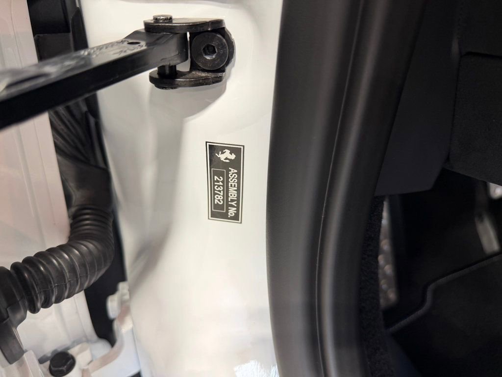 Used 2023 Ferrari 812 GTS RWD image 28