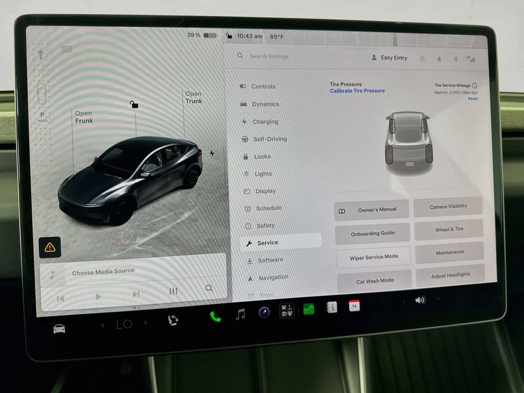 Used 2026 Tesla Model Y 2WD image 44