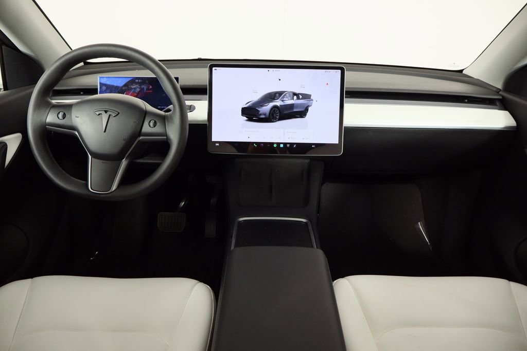 Used 2022 Tesla Model Y Long Range image 11