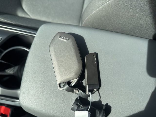 Used 2025 Kia K4 LXS image 54