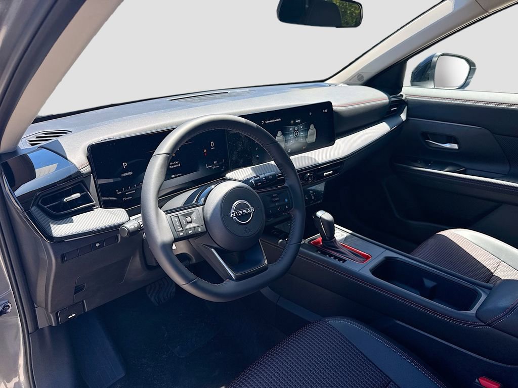 New 2025 Nissan Kicks SR image 2