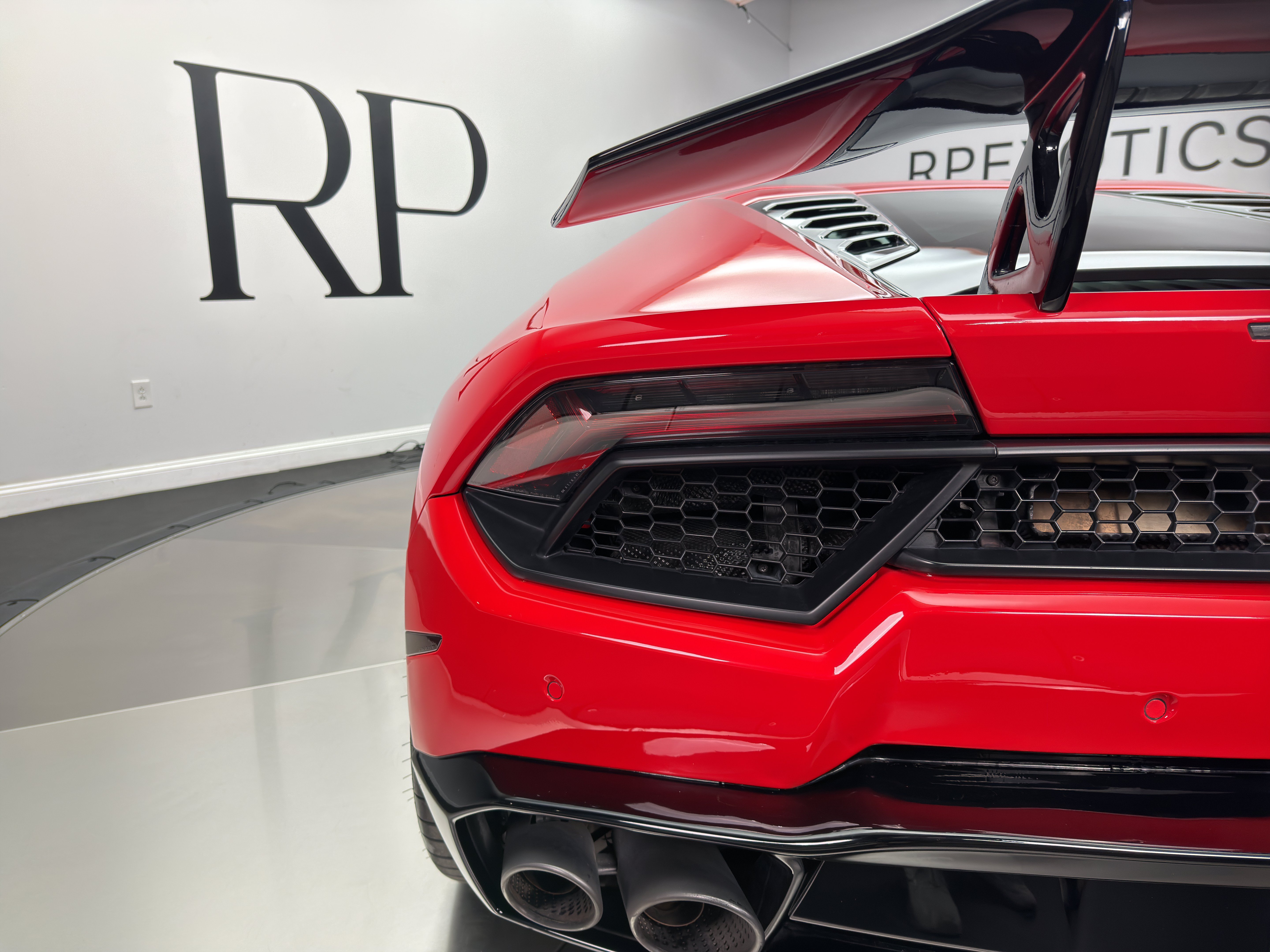 Used 2016 Lamborghini Huracan LP 580-2 RWD image 15