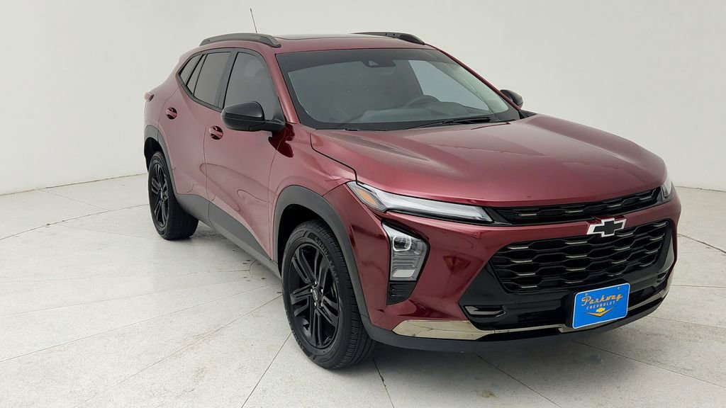 Used 2024 Chevrolet Trax ACTIV w/ Sunroof Package image 1