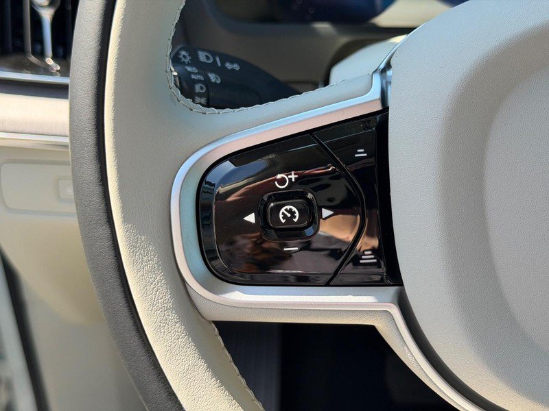 New 2026 Volvo XC90 T8 Ultra w/ Lounge Package AWD/4WD image 13