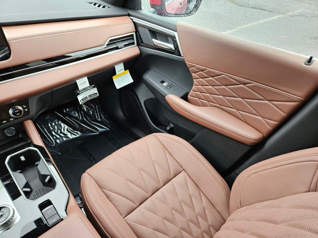 New 2025 Mitsubishi Outlander SEL image 15