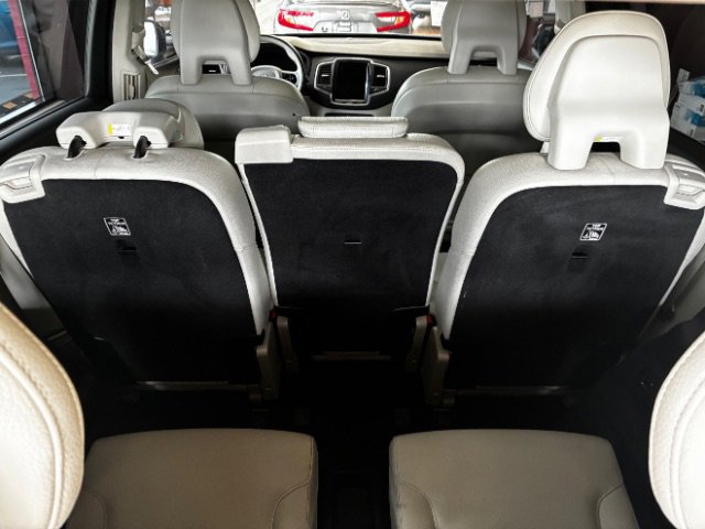 Used 2020 Volvo XC90 T5 Momentum w/ Protection Package Premier image 14