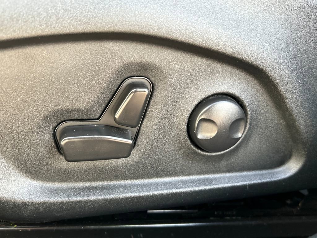 Used 2023 Jeep Compass Limited w/ Elite Group image 17