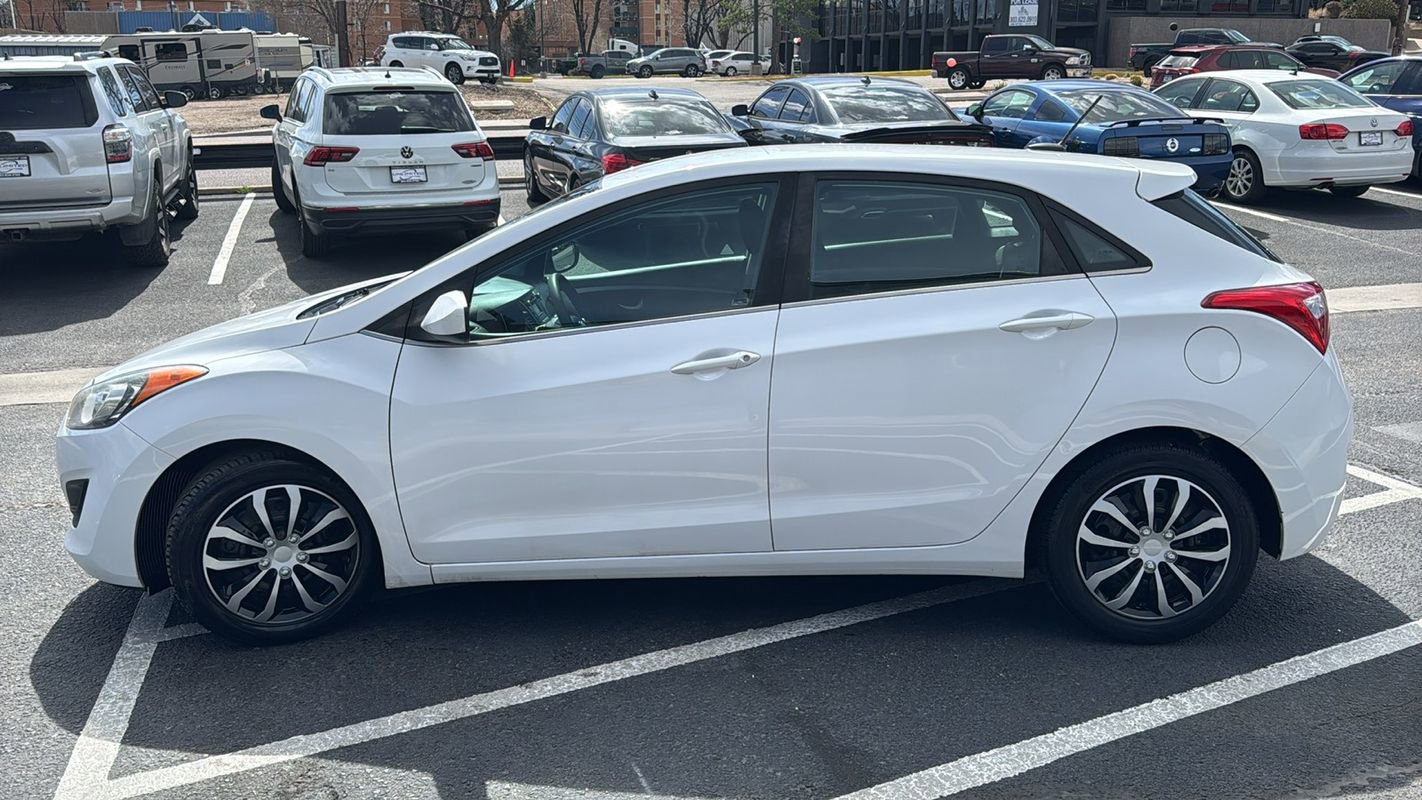Used 2017 Hyundai Elantra GT image 6