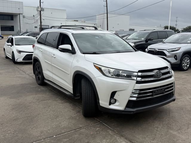 Used 2018 Toyota Highlander Limited Platinum AWD/4WD image 3