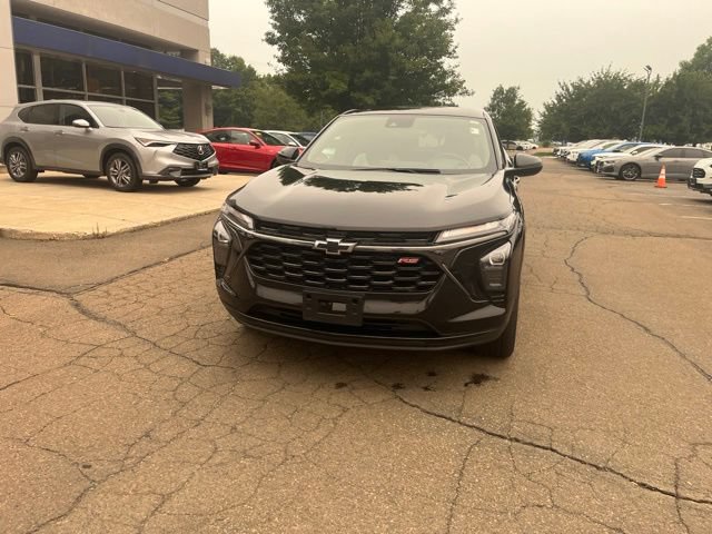 Used 2024 Chevrolet Trax RS w/ Driver Confidence Package FWD image 28