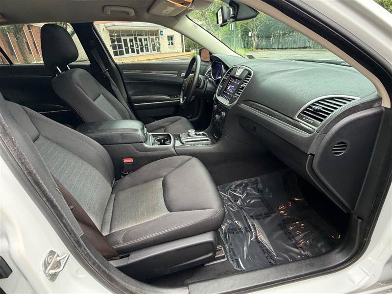 Used 2019 Chrysler 300 Touring w/ Sport Appearance Package RWD image 33