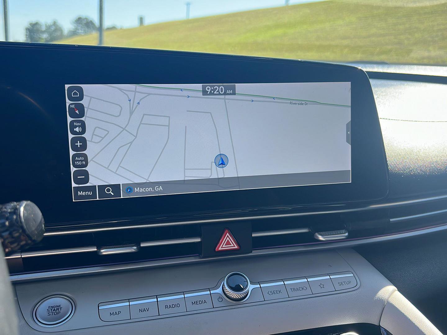 Used 2025 Hyundai Elantra Limited image 23