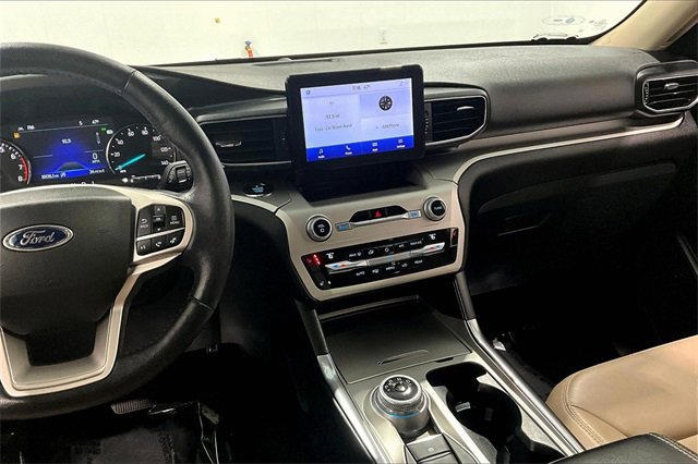 Used 2021 Ford Explorer XLT w/ Equipment Group 202A image 9
