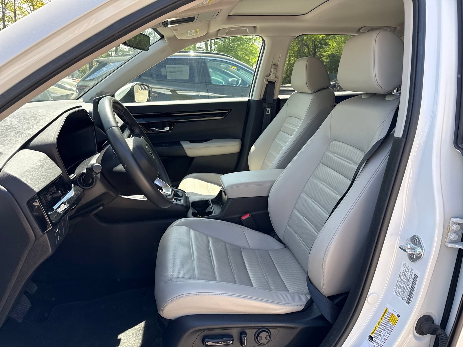Used 2023 Honda CR-V EX-L image 9