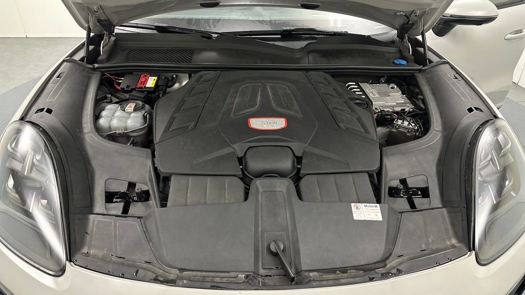 Used 2021 Porsche Cayenne GTS AWD/4WD image 11