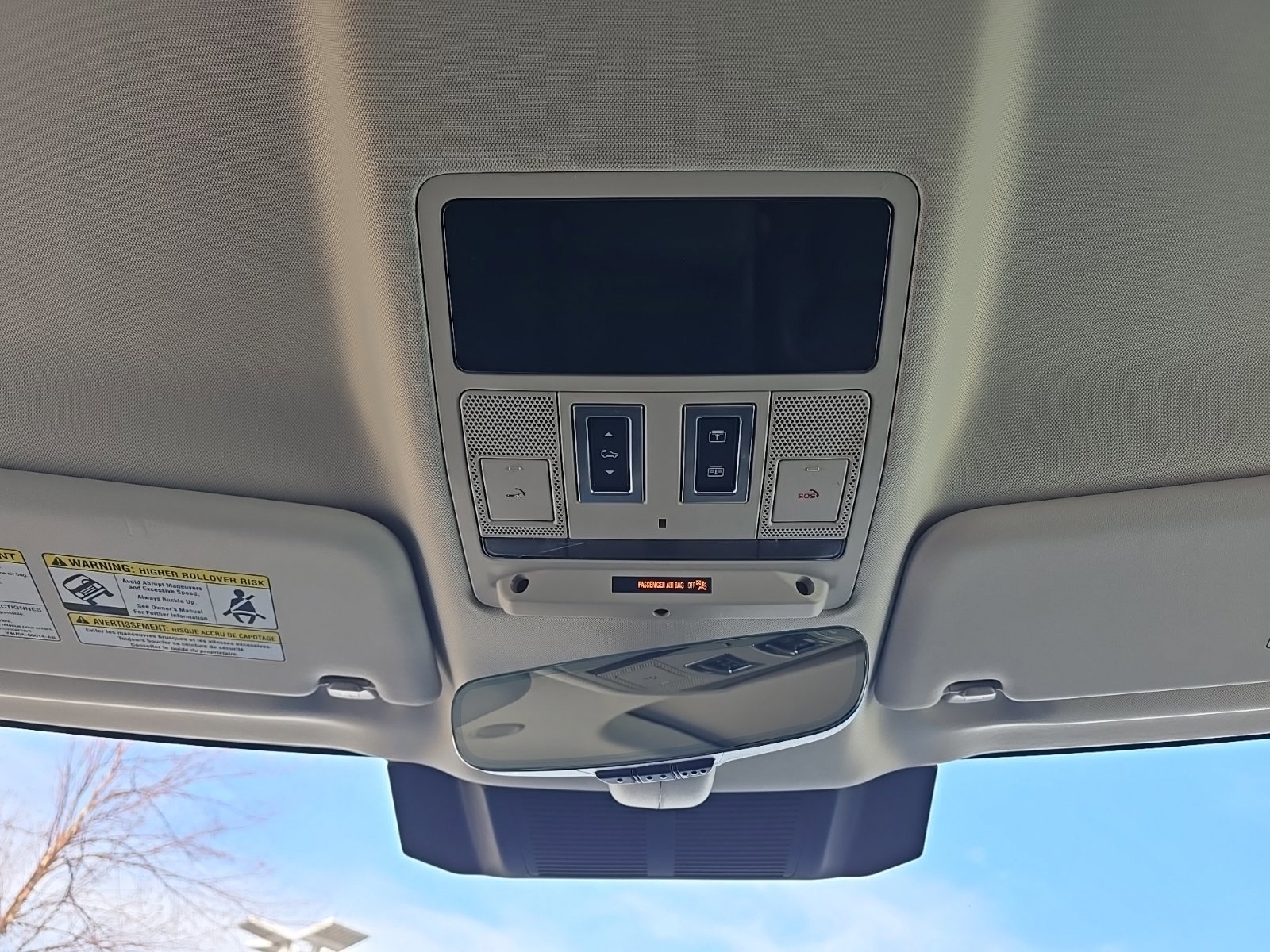 Used 2023 Land Rover Defender 110 SE image 23