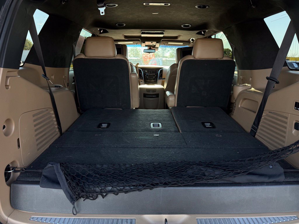 Used 2019 Cadillac Escalade Platinum AWD/4WD image 7