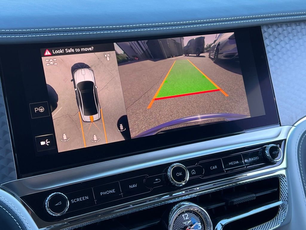 Used 2025 Bentley Flying Spur Plug-In Hybrid image 30